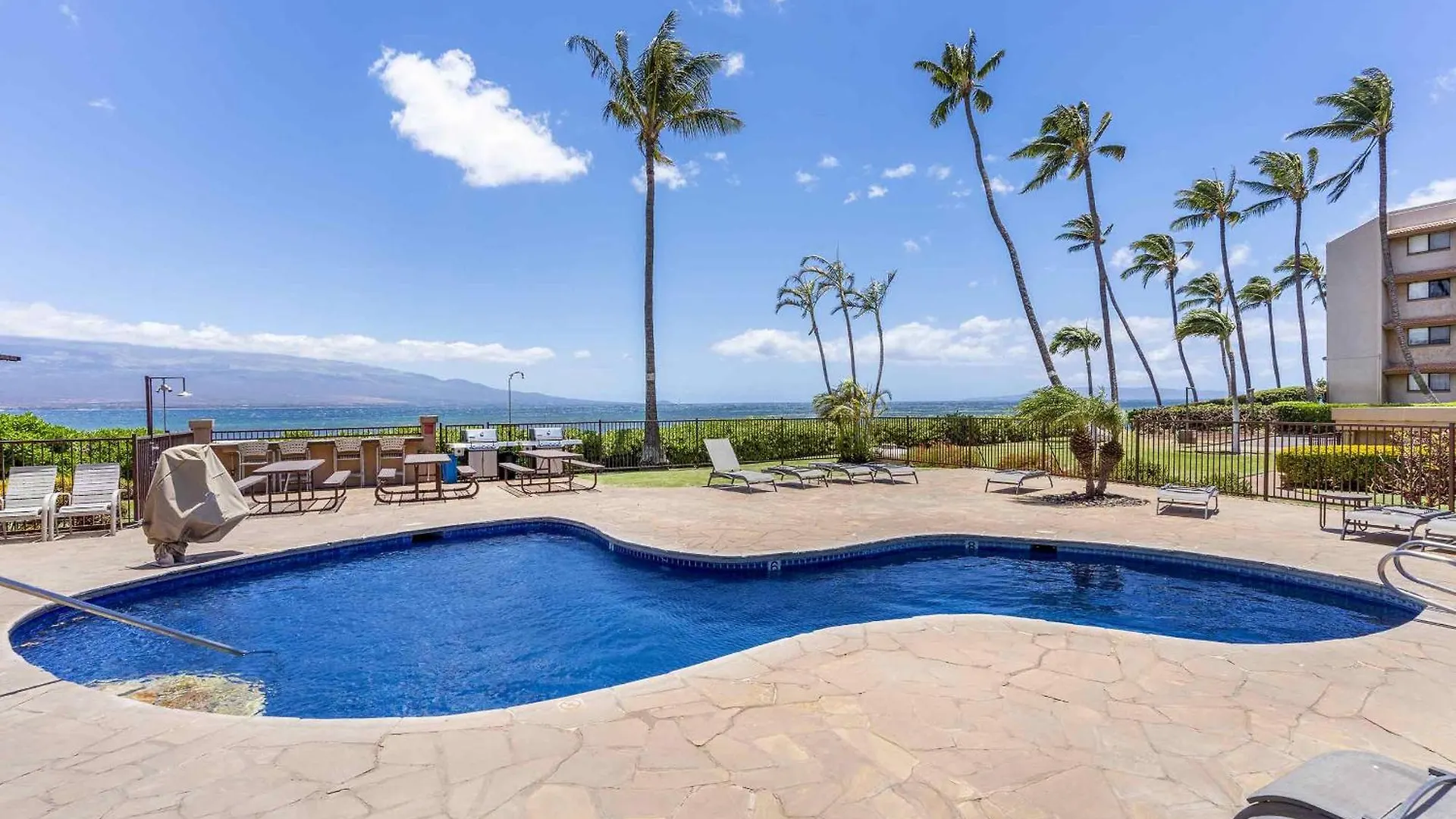 Island Sands 500, Breathtaking Ocean Views, Spacious Lanais, Renovated, Split Ac Wailuku