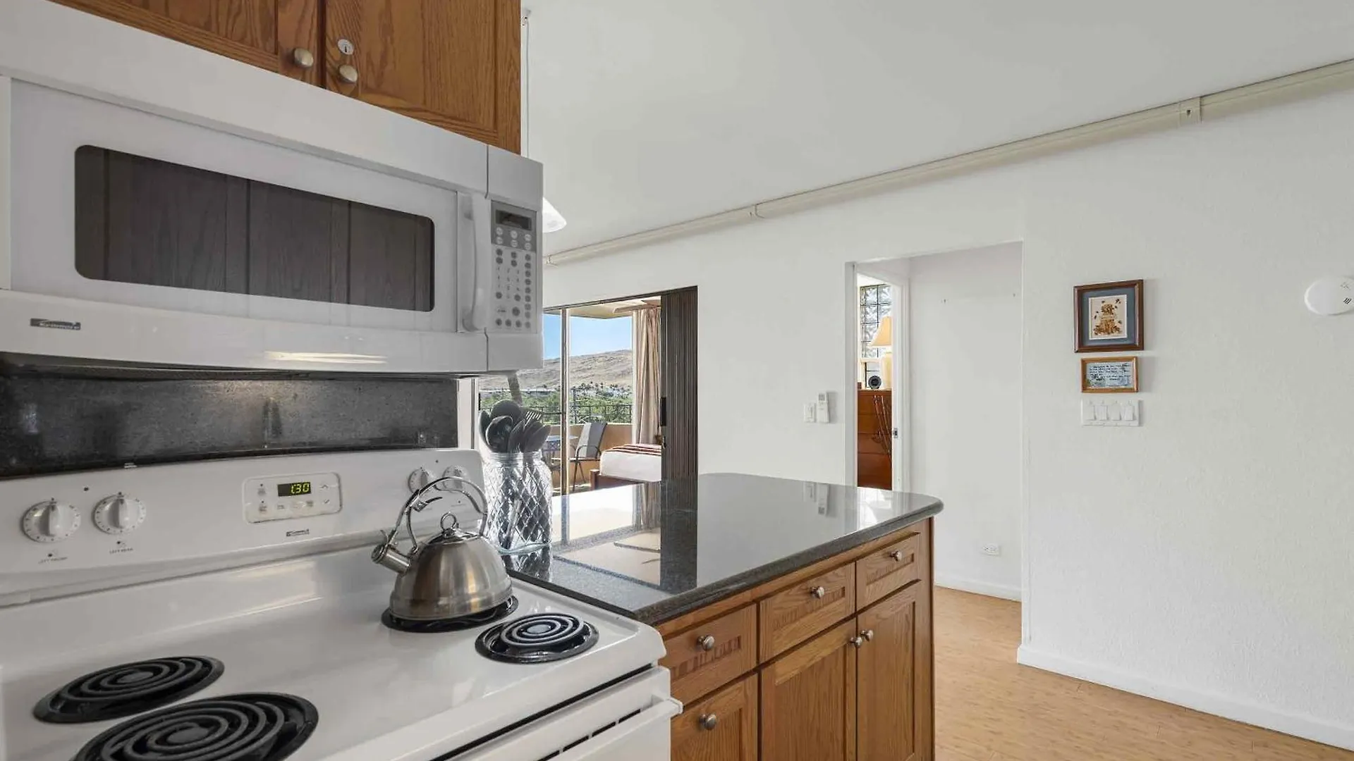 Island Sands 500, Breathtaking Ocean Views, Spacious Lanais, Renovated, Split Ac Wailuku
